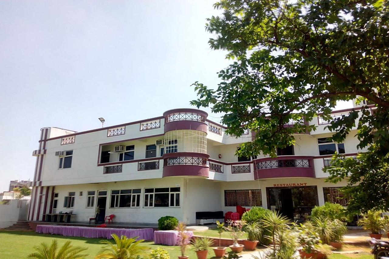 Resort Exotika Kota  Exterior photo