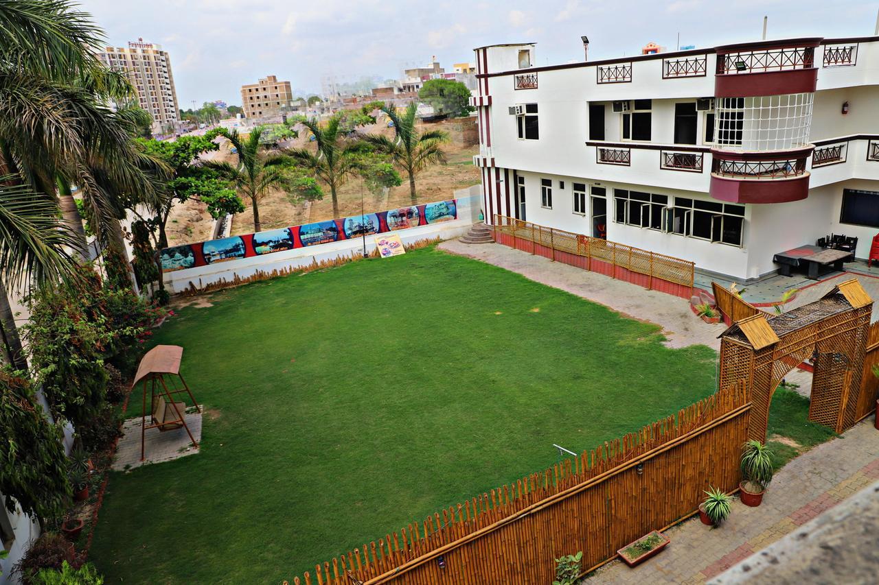Resort Exotika Kota  Exterior photo